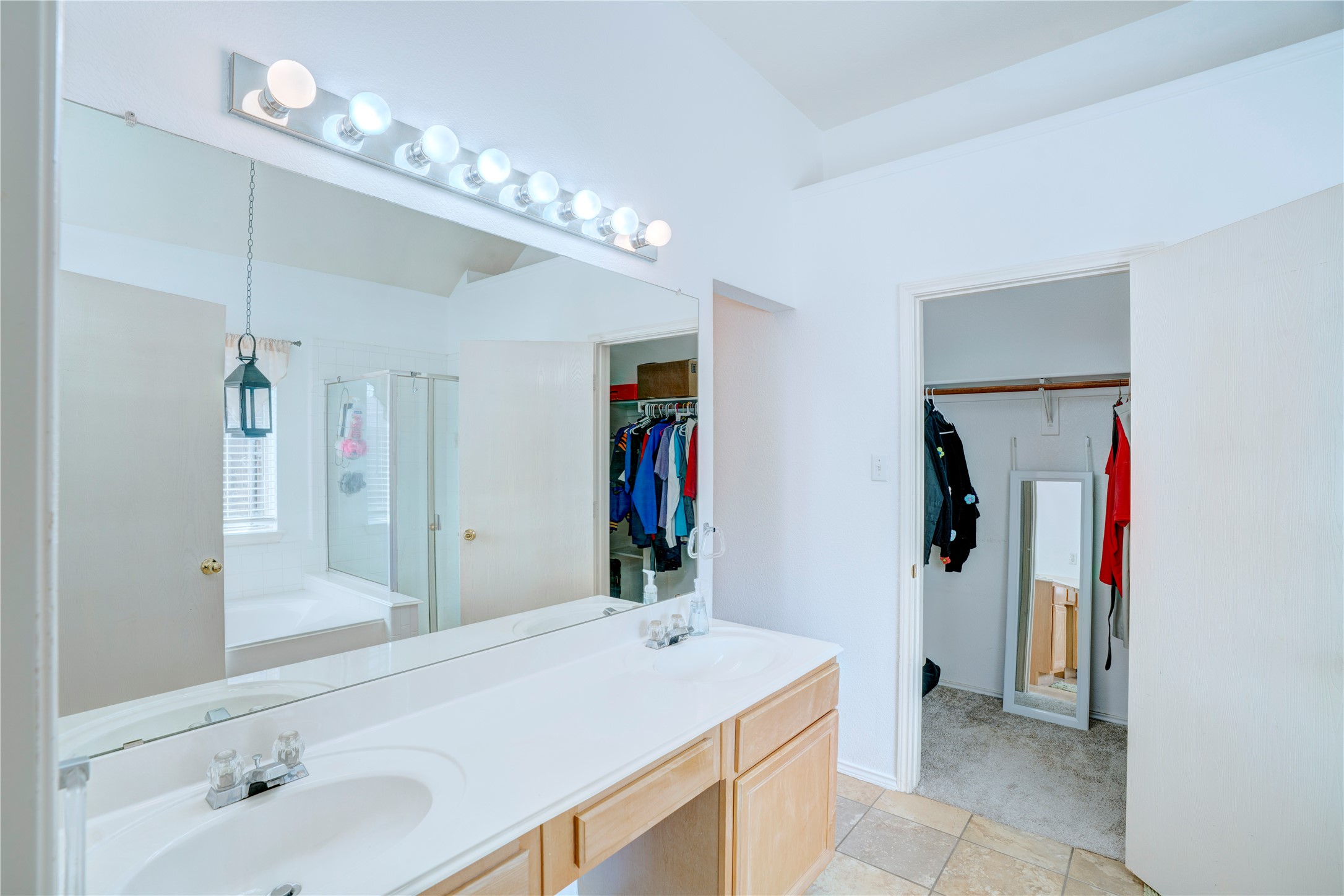 1107 Deer Valley Lane Arlington TX 76001