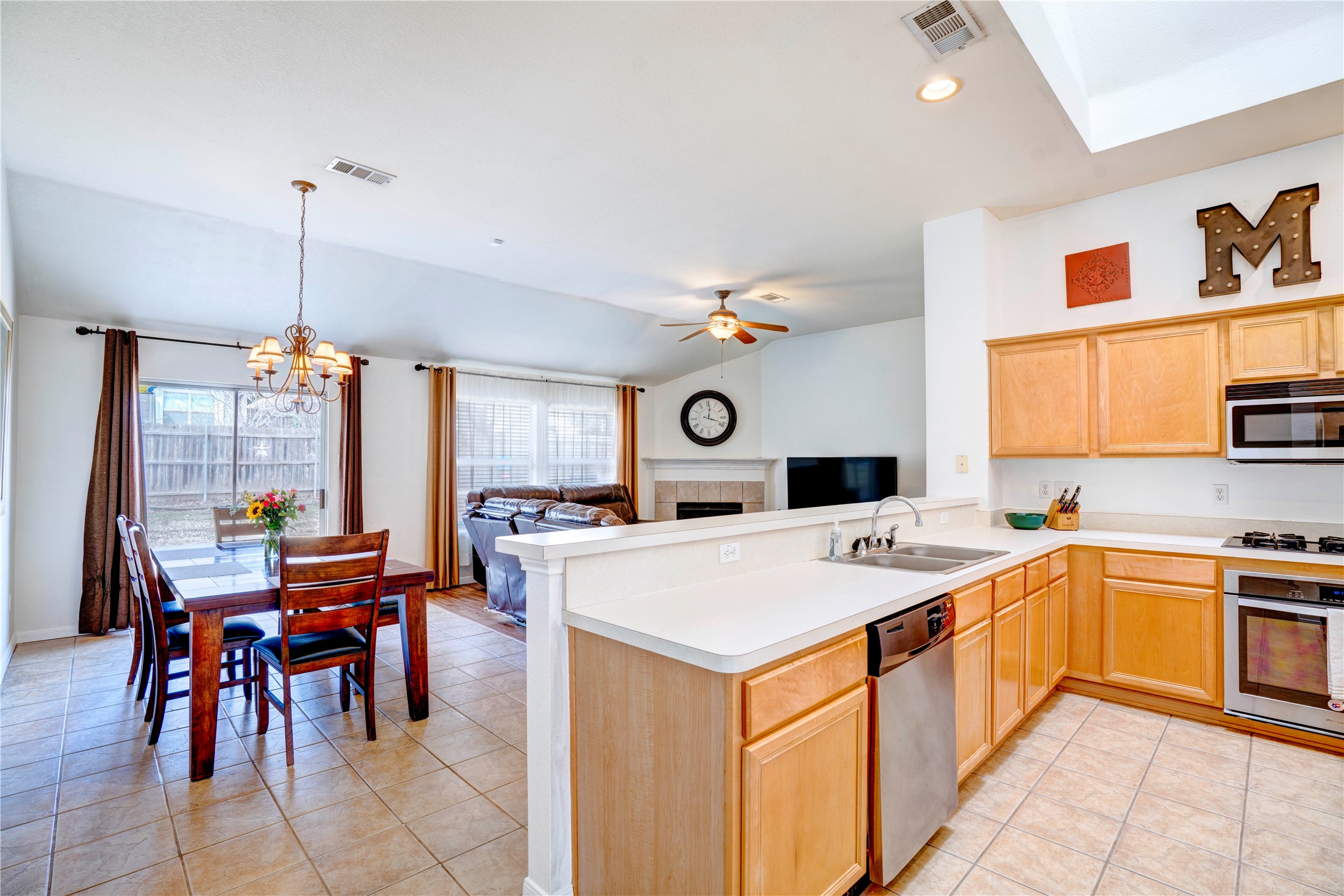 1107 Deer Valley Lane Arlington TX 76001