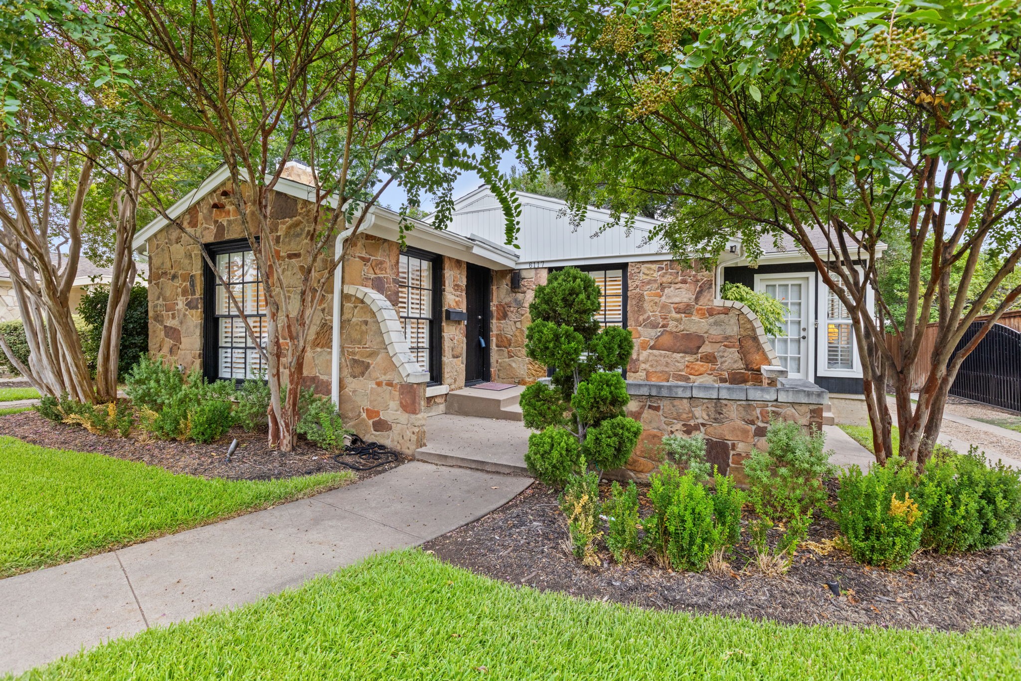 6117 Martel Avenue Dallas TX 75214