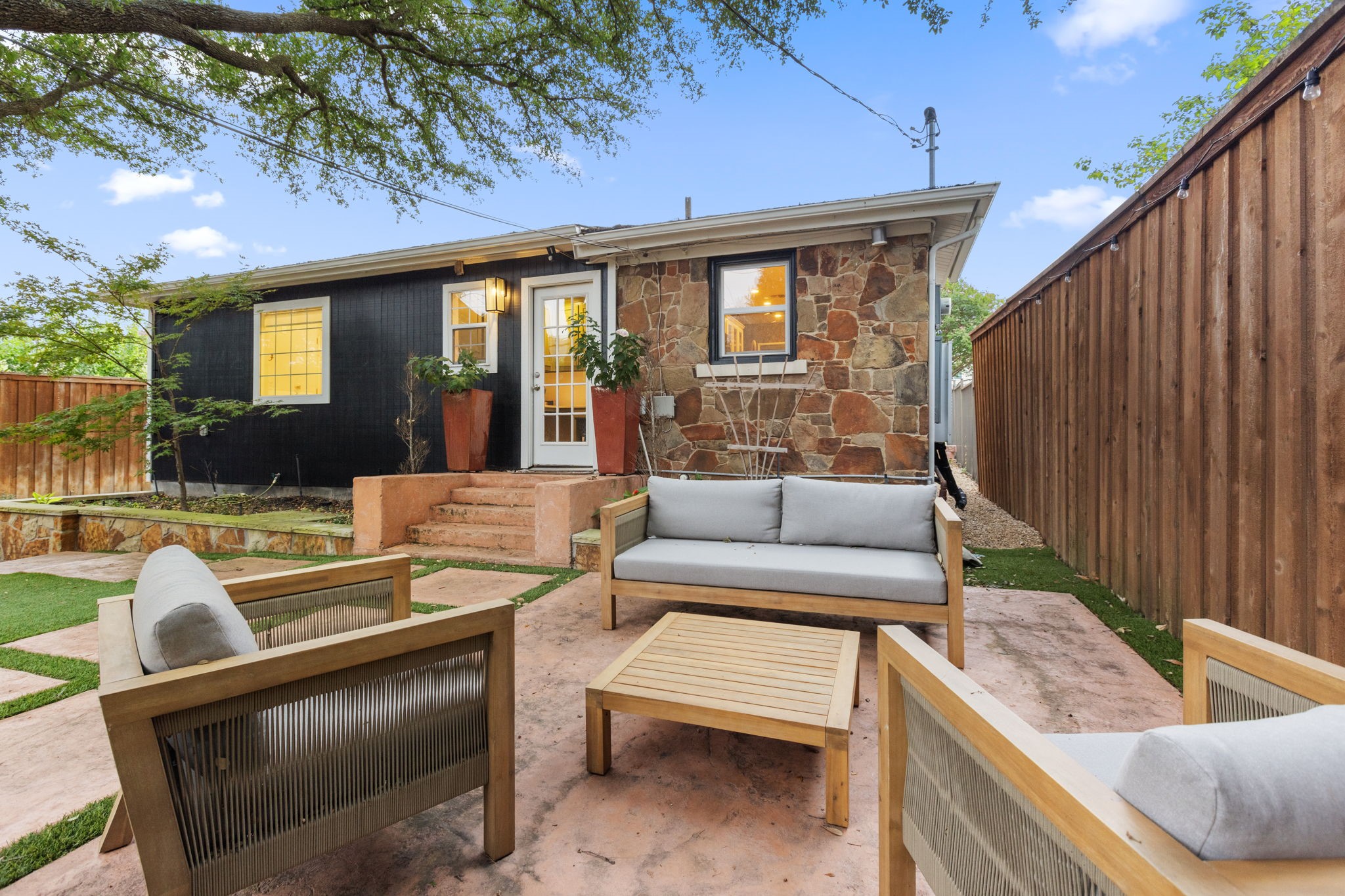 6117 Martel Avenue Dallas TX 75214