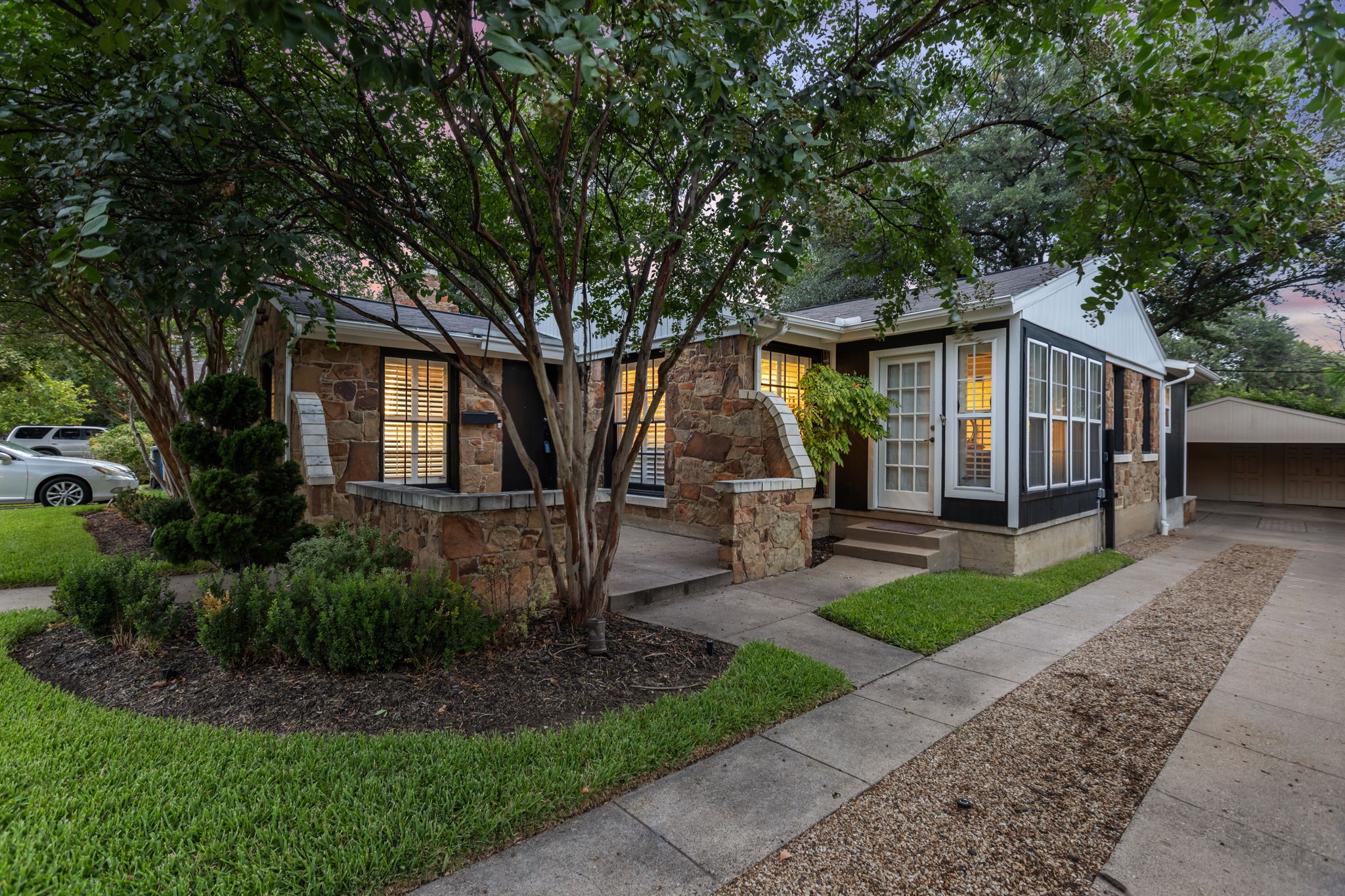 6117 Martel Avenue Dallas TX 75214