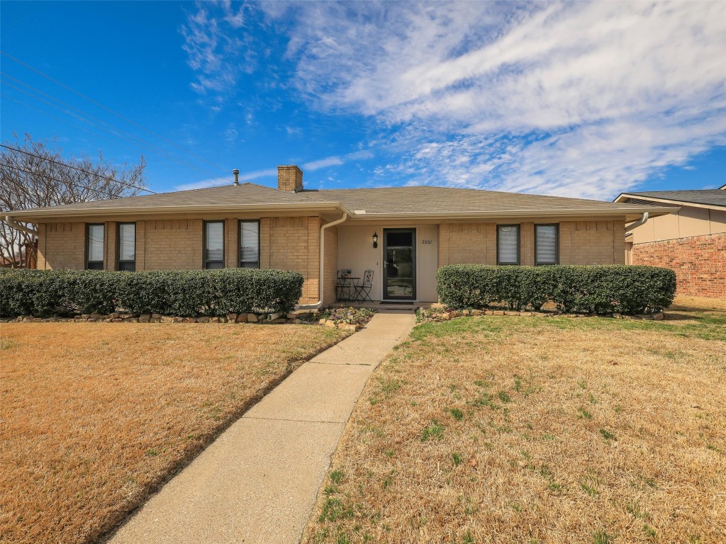 2001 Glenwick Lane Garland TX 75040