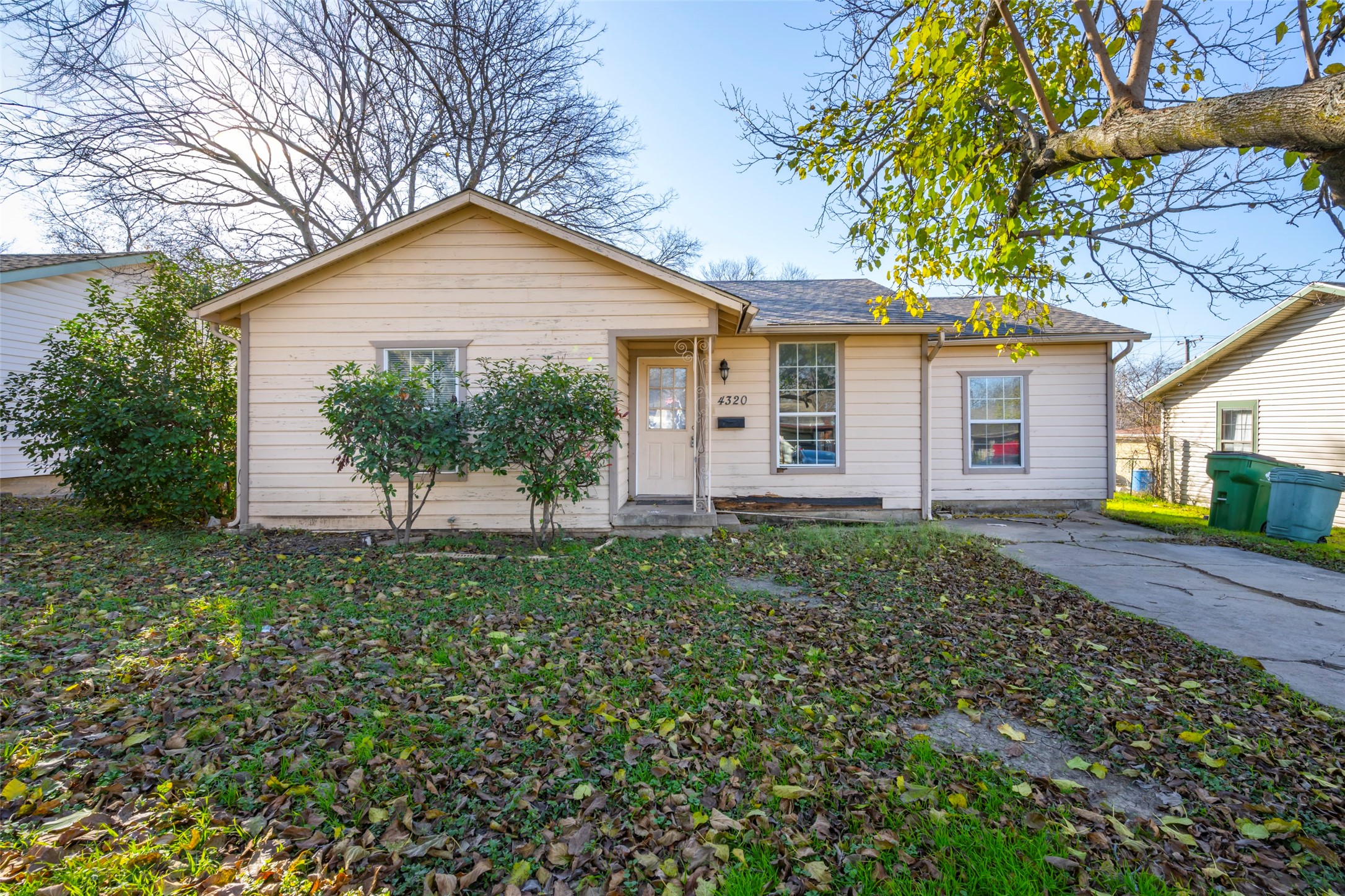 4320 Voncille Street Haltom City TX 76117