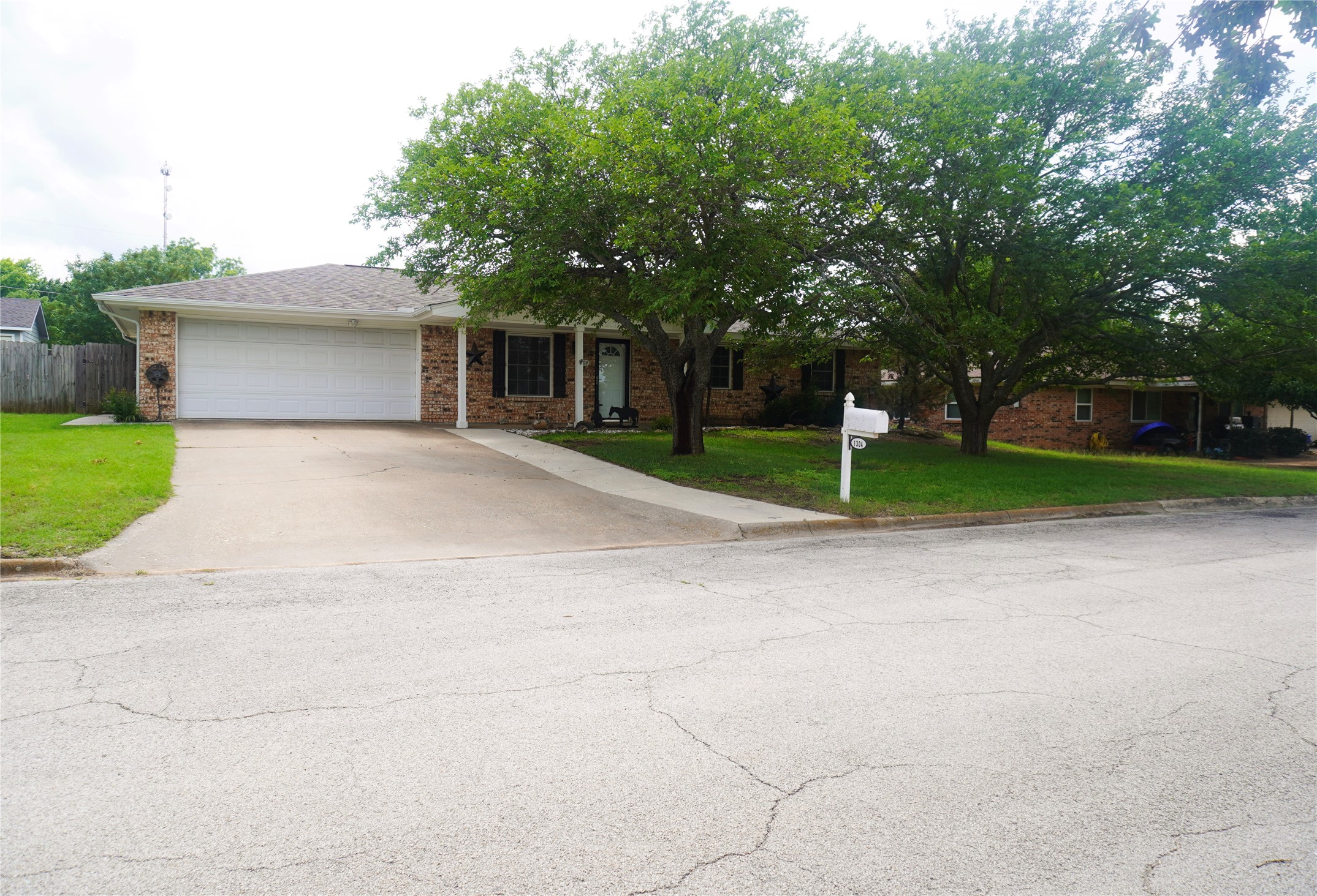 1304 Bellaire Street Bowie TX 76230
