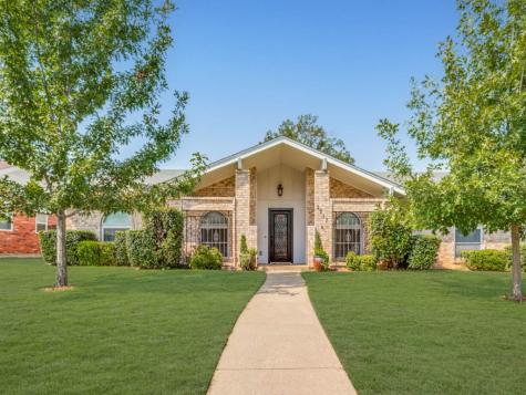 2517 Ingleside Drive Grand Prairie TX 75050
