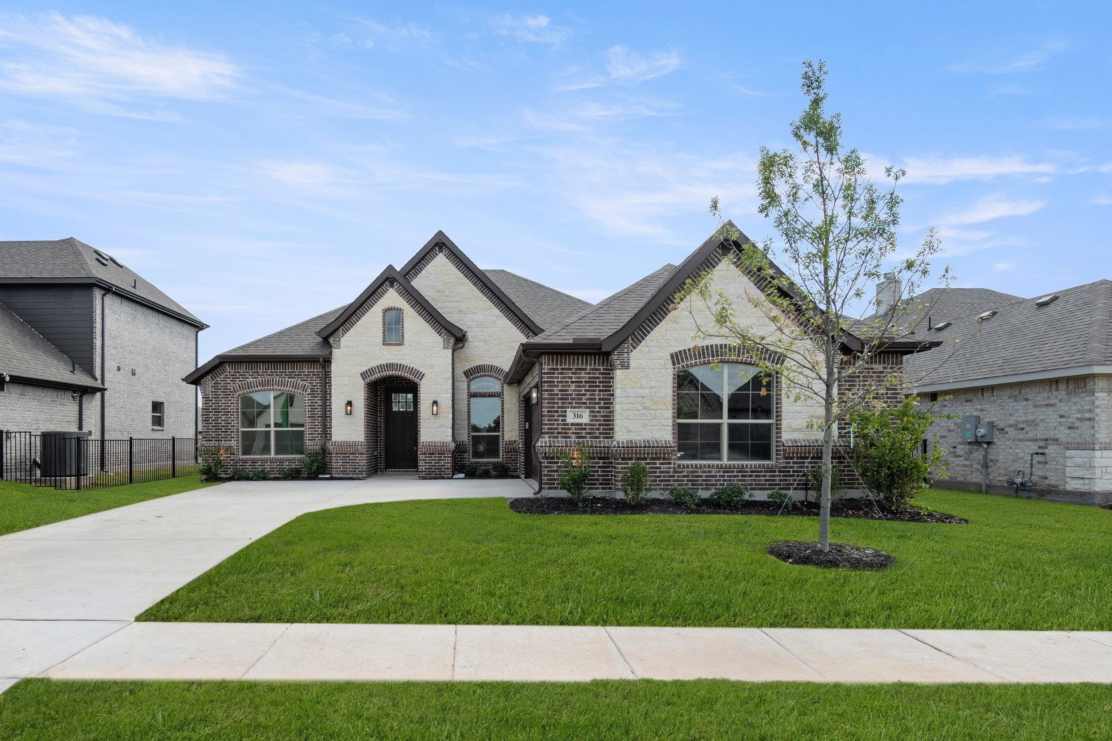 316 Bowrider Lane Granbury TX 76049