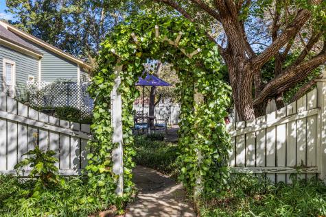 203 E Dixon Street Jefferson TX 75657