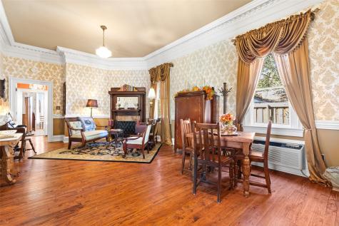 203 E Dixon Street Jefferson TX 75657