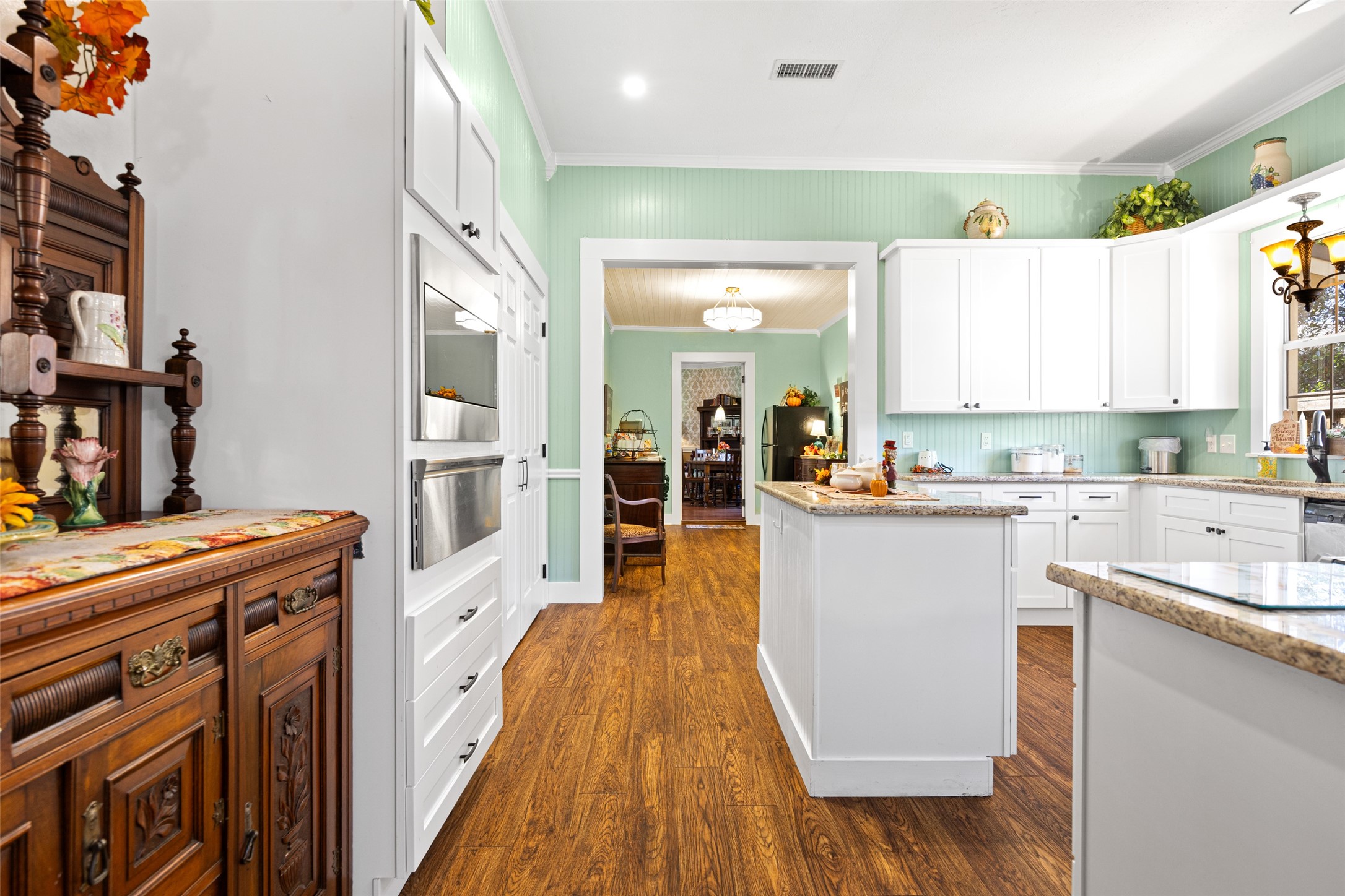 203 E Dixon Street Jefferson TX 75657