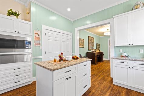 203 E Dixon Street Jefferson TX 75657