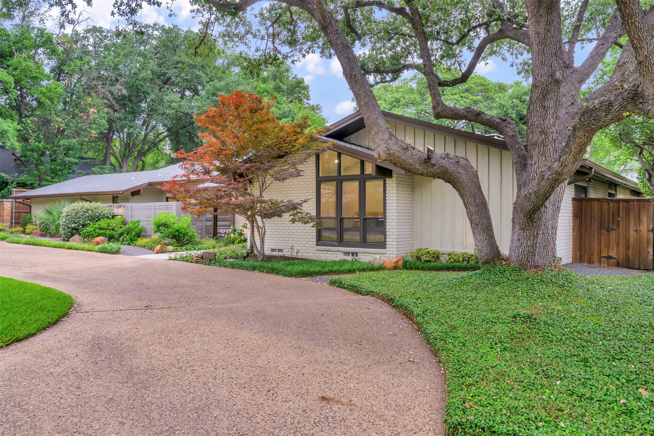 6943 Prestonshire Lane Dallas TX 75225