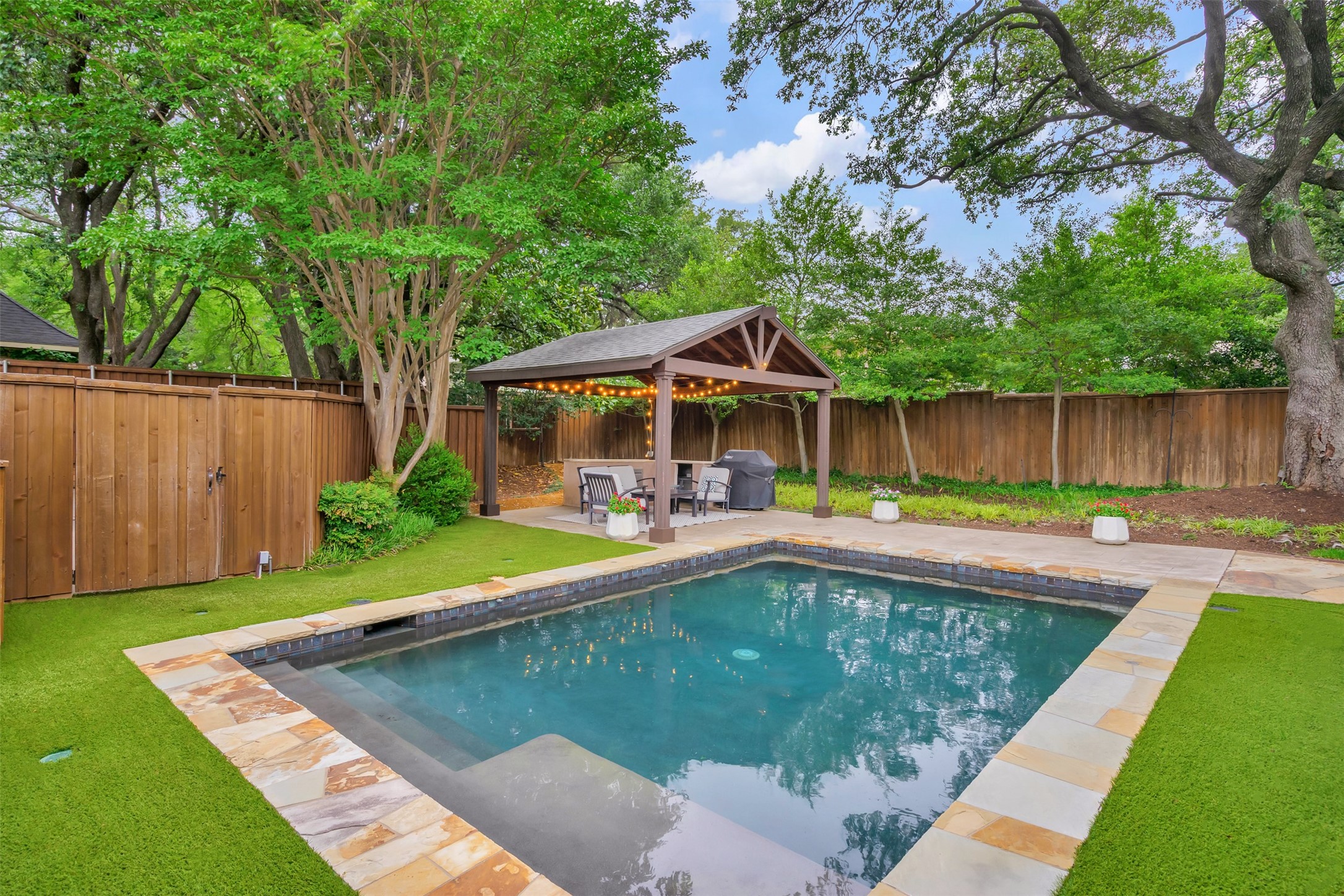 6943 Prestonshire Lane Dallas TX 75225