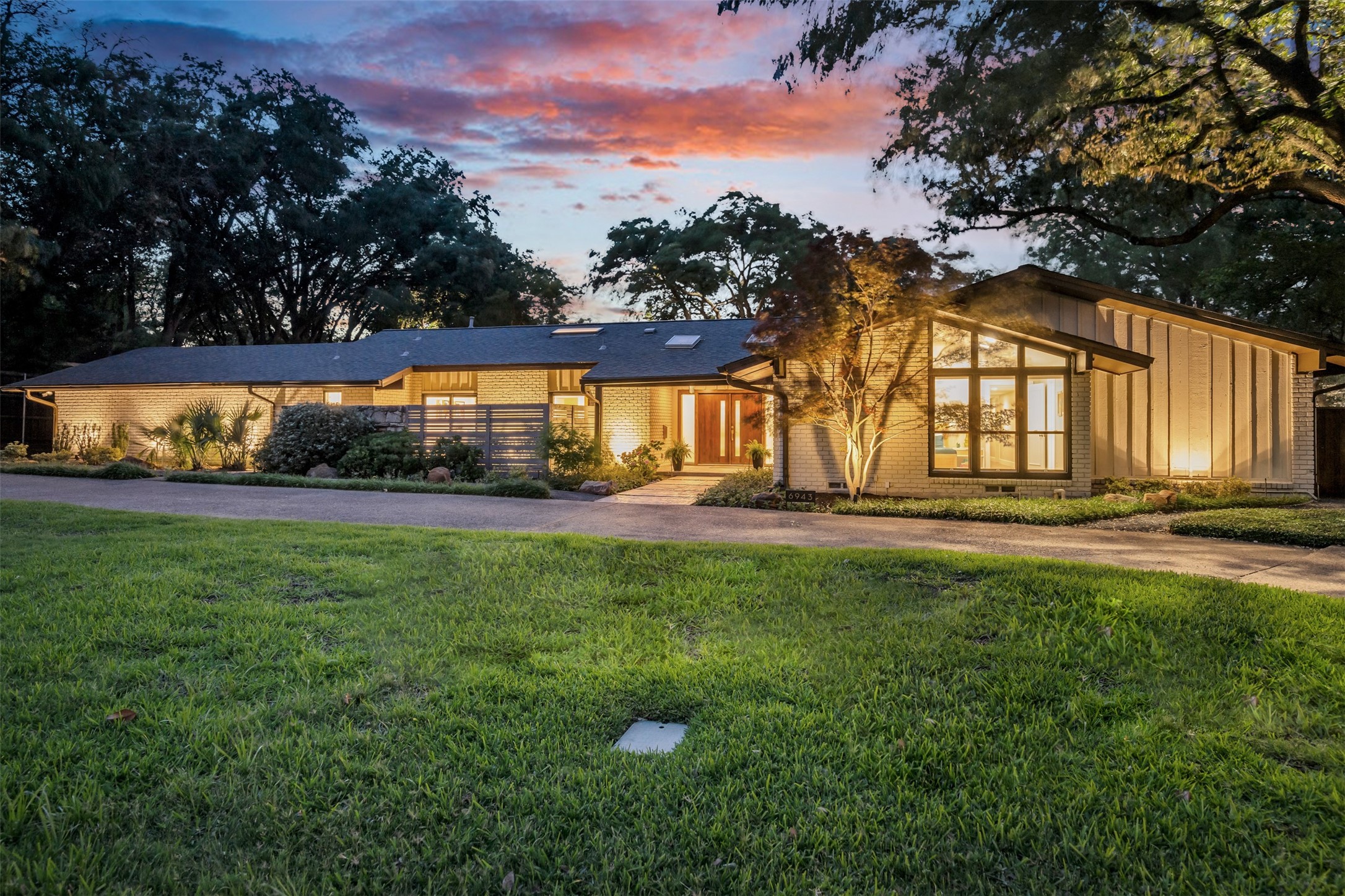 6943 Prestonshire Lane Dallas TX 75225