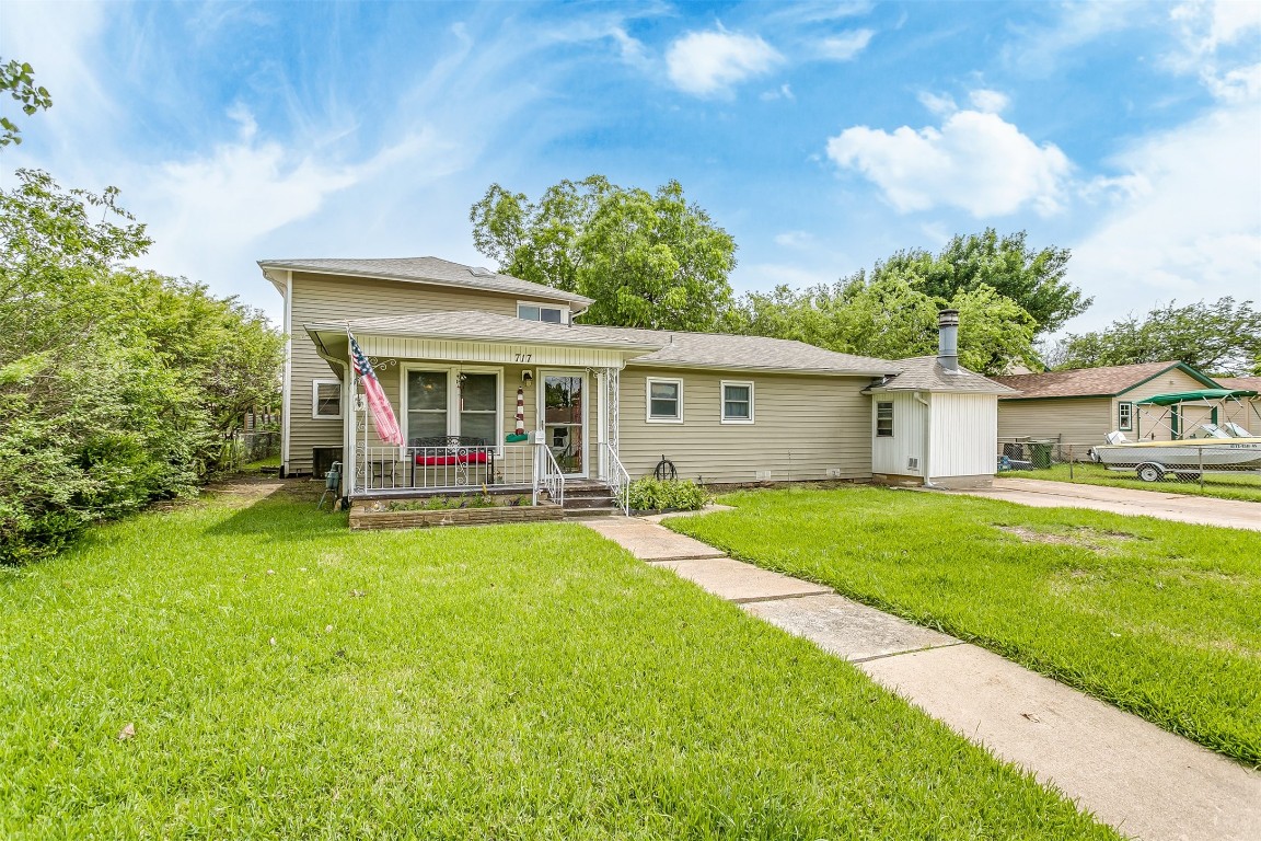 717 Skelly Street Crowley TX 76036