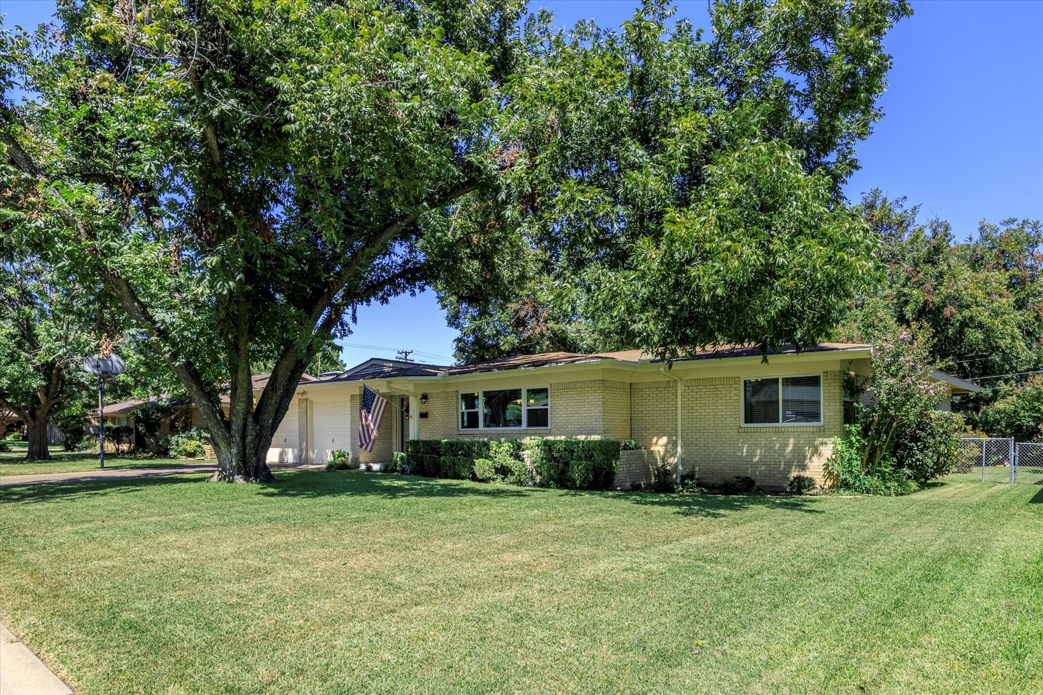 4128 Bilglade Road Fort Worth TX 76109