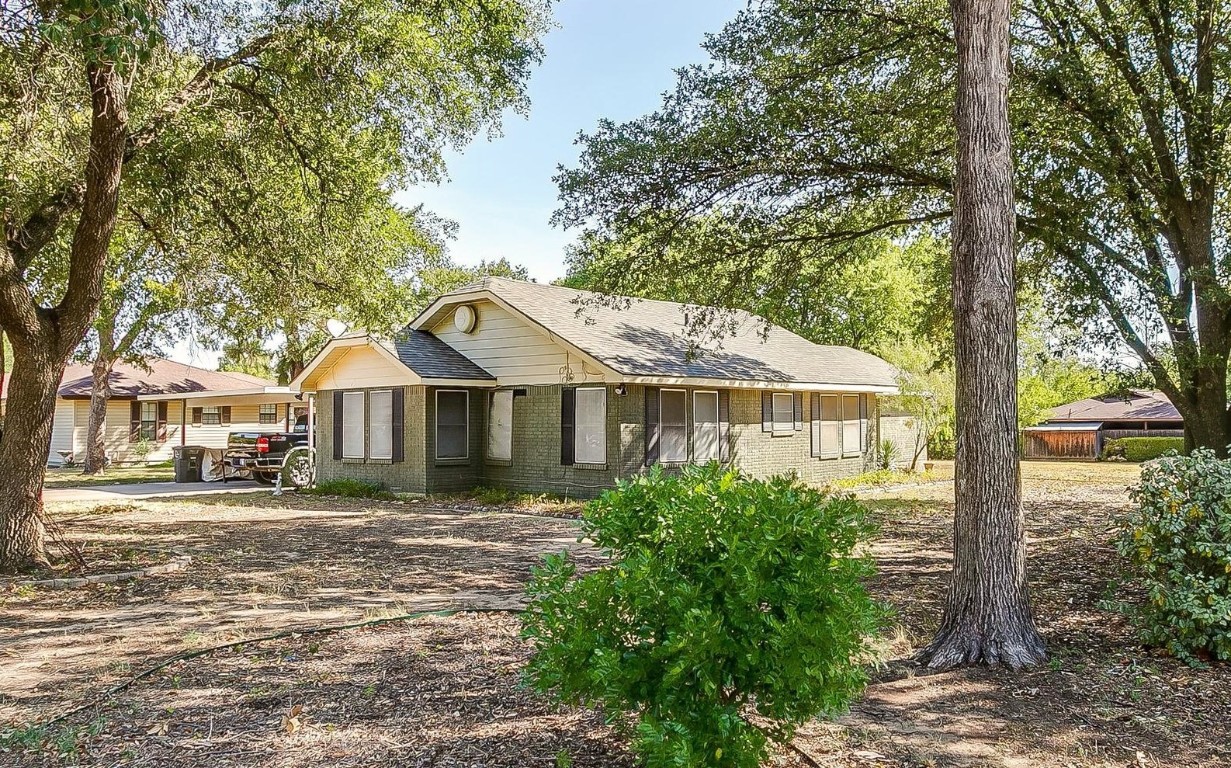 1308 Poindexter Avenue Cleburne TX 76033
