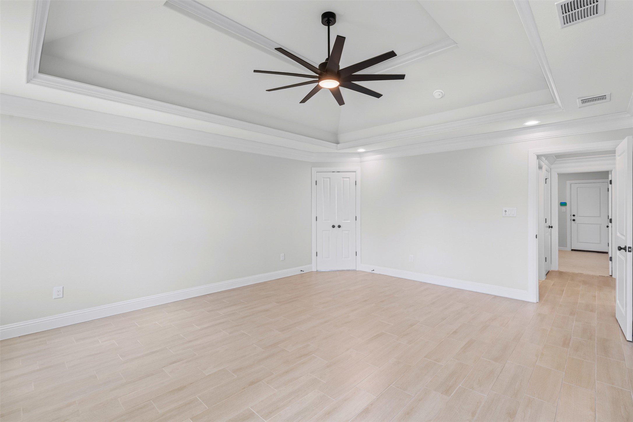 2172 Middlewood Circle Granbury TX 76049