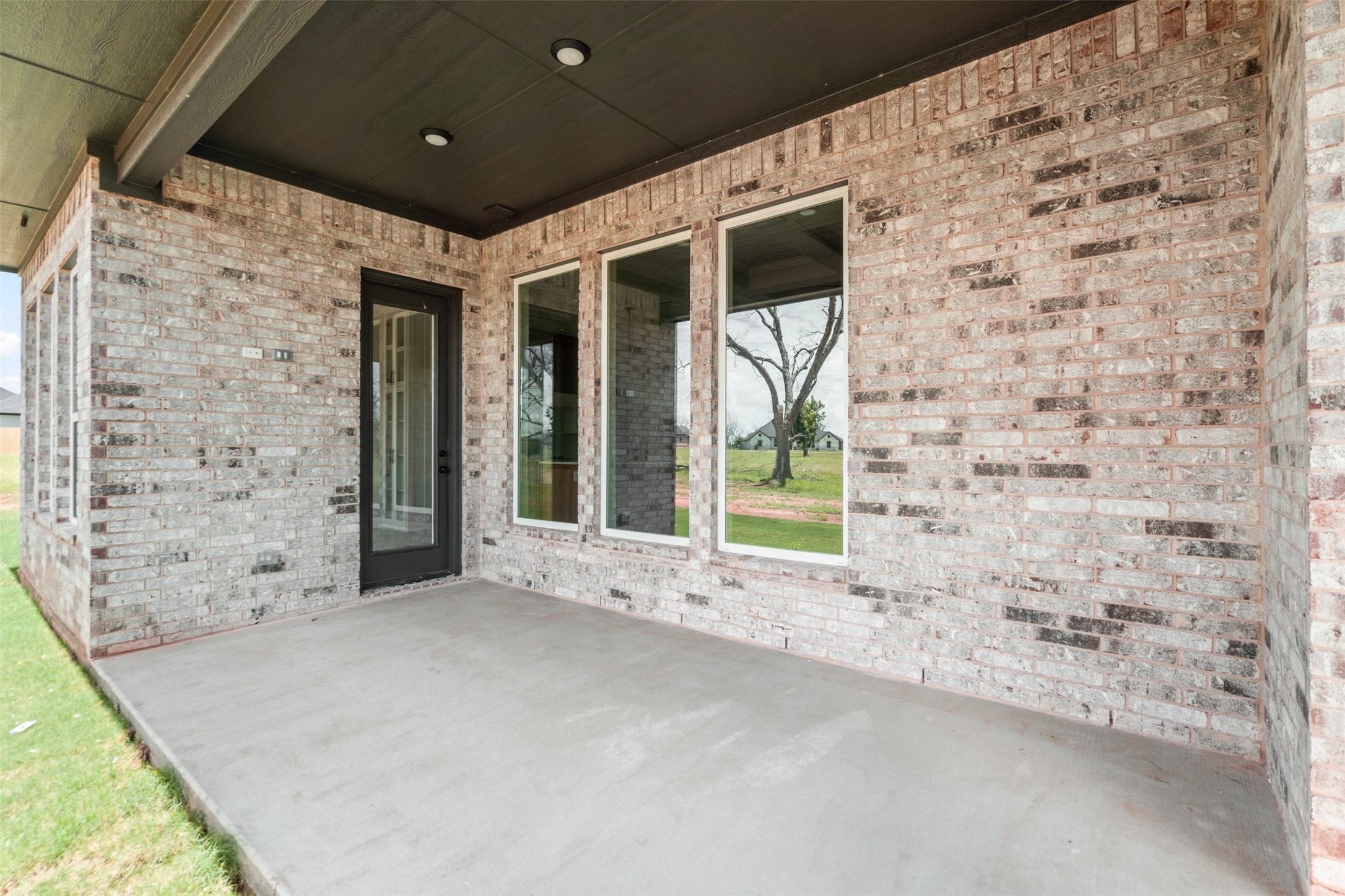 2172 Middlewood Circle Granbury TX 76049