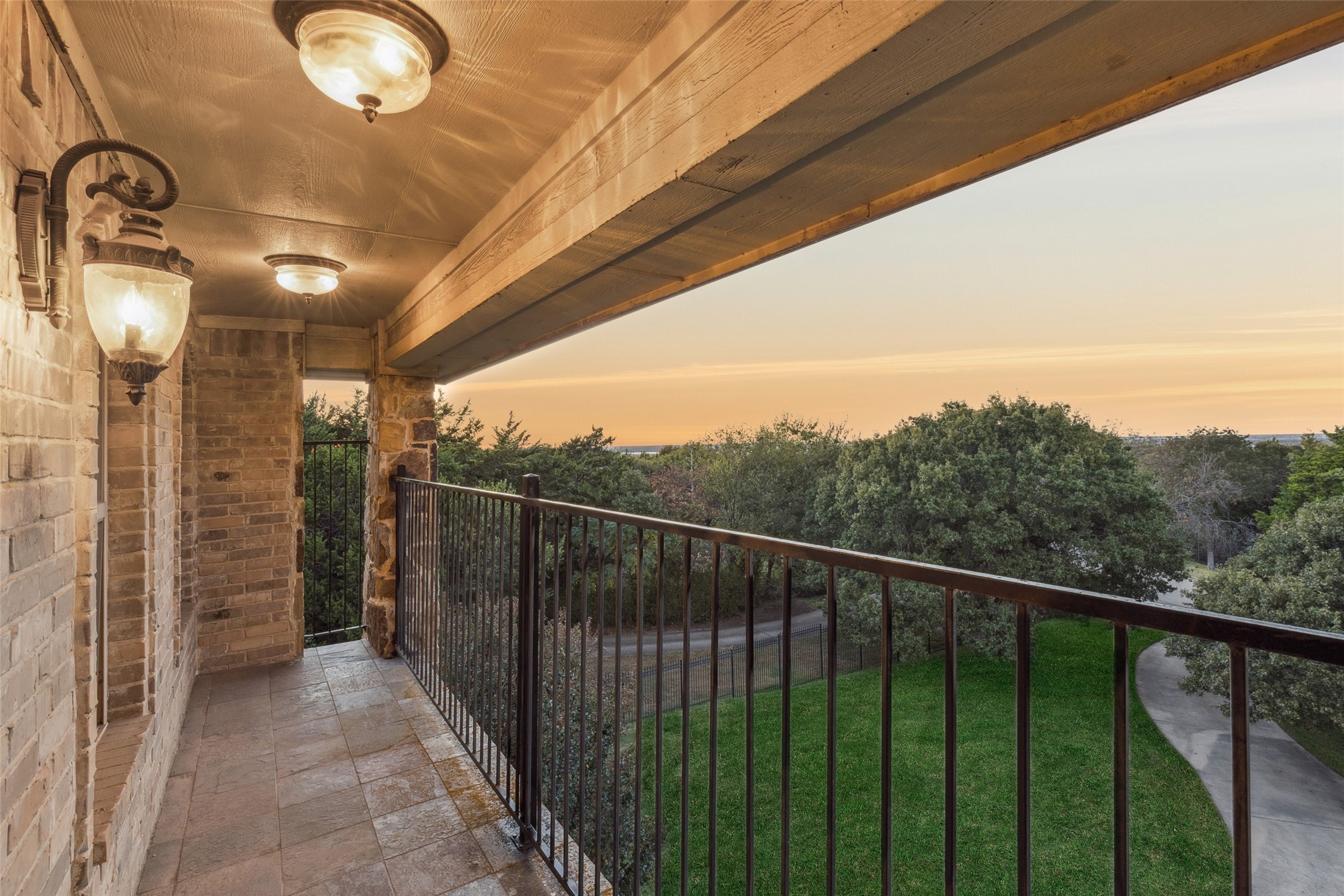 1616 Promontory Drive Cedar Hill TX 75104