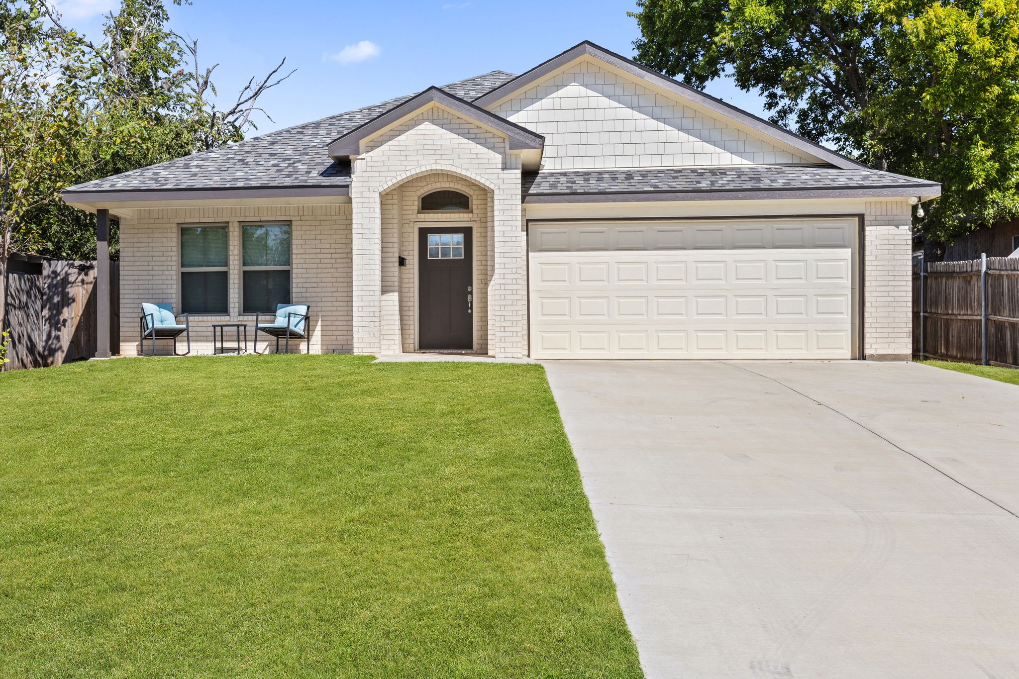 5520 Curzon Avenue Fort Worth TX 76107