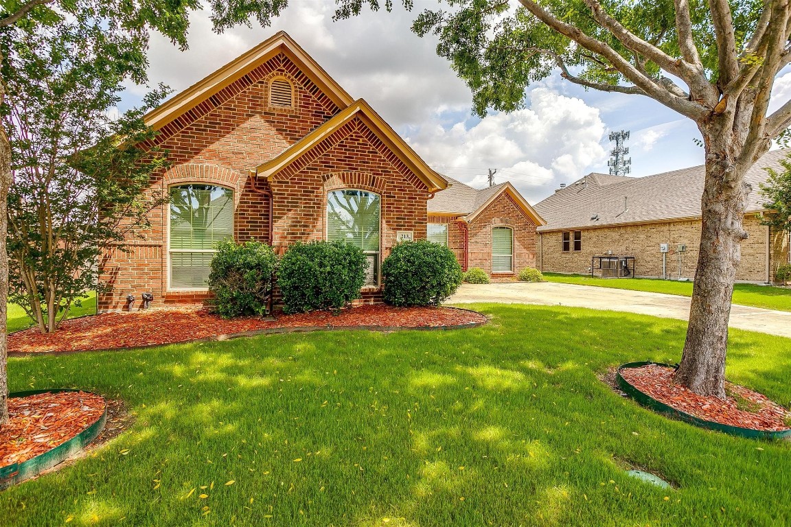 213 Parakeet Drive Desoto TX 75115