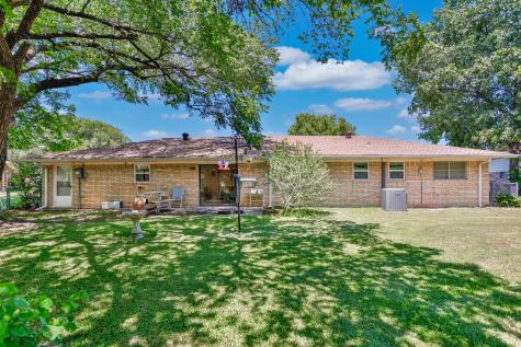 1904 Cypress Court Gainesville TX 76240