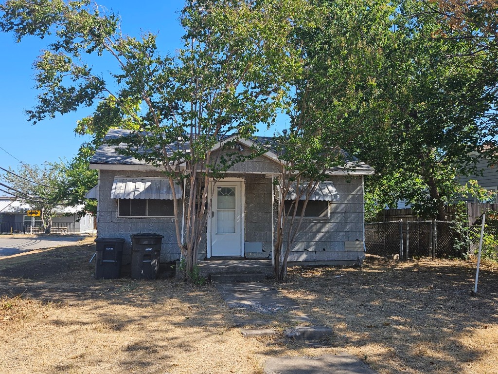 1116 W Broadus Avenue Fort Worth TX 76115