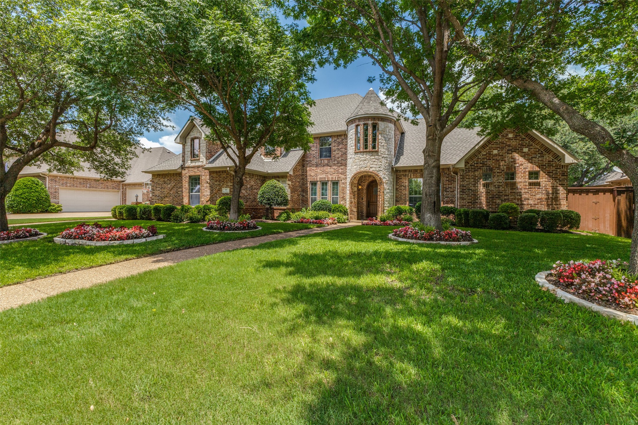 305 Black Walnut Drive Garland TX 75044