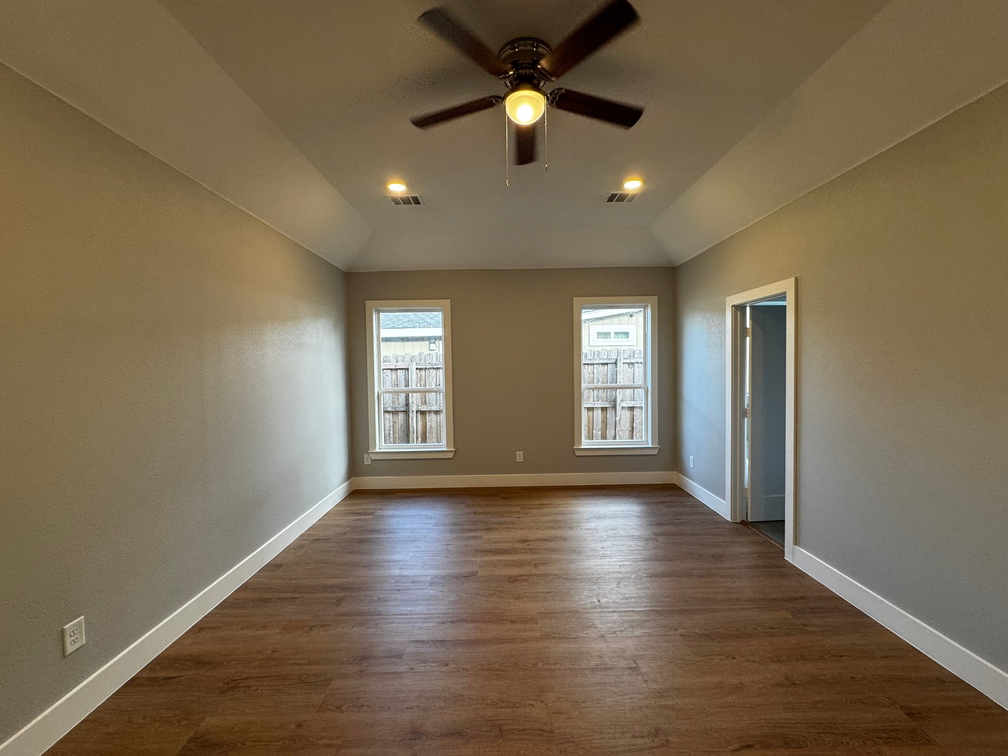 2533 Jonesboro Avenue Dallas TX 75228