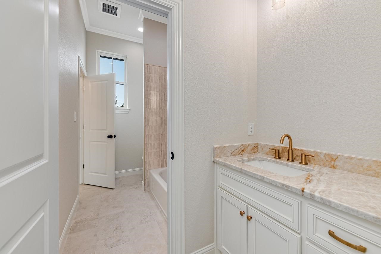 10208 Castleberry Lane Waco TX 76712
