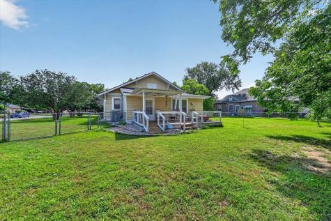 801 S Hall Street Ennis TX 75119