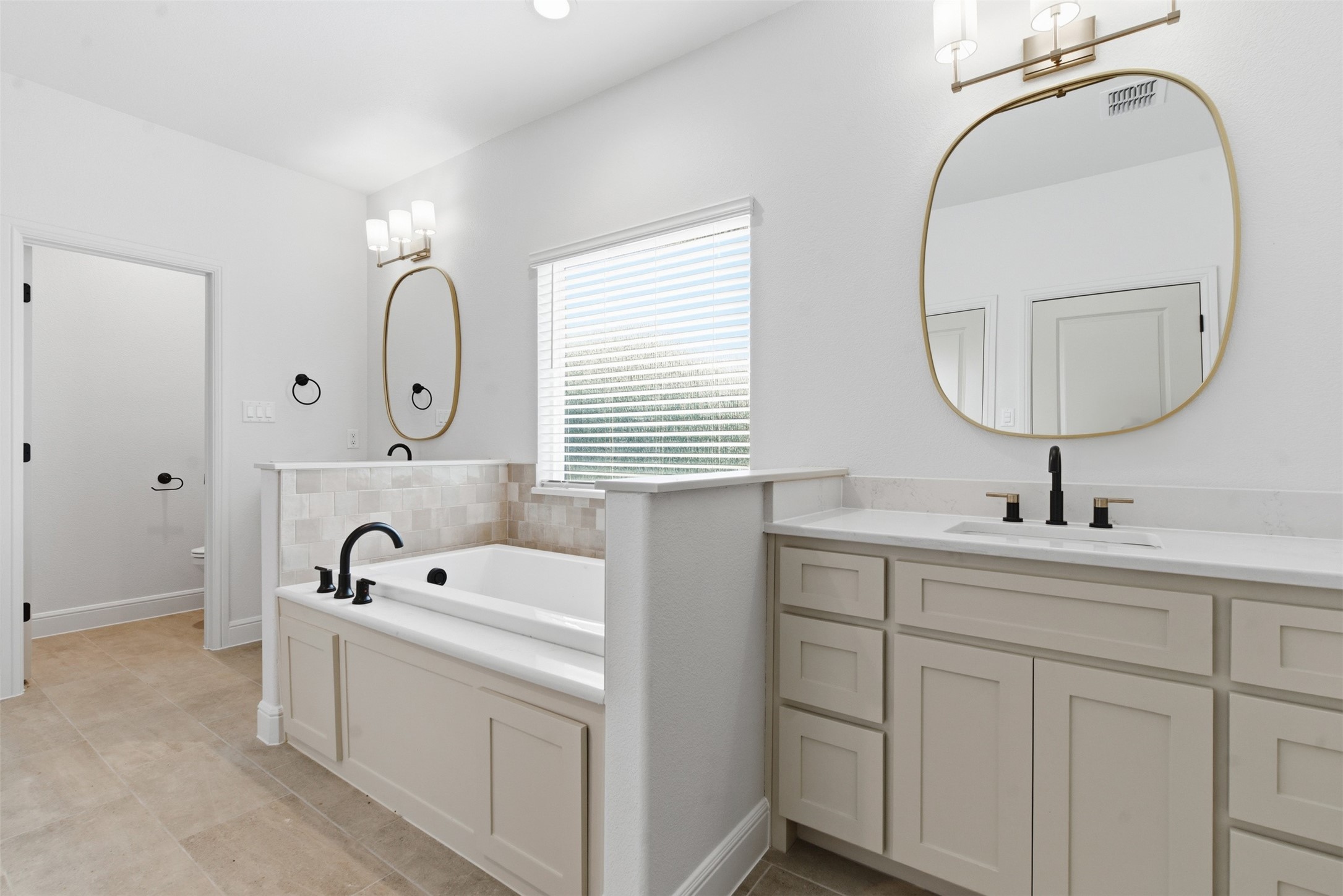 555 Hidden Lake Bluff Dale TX 76433