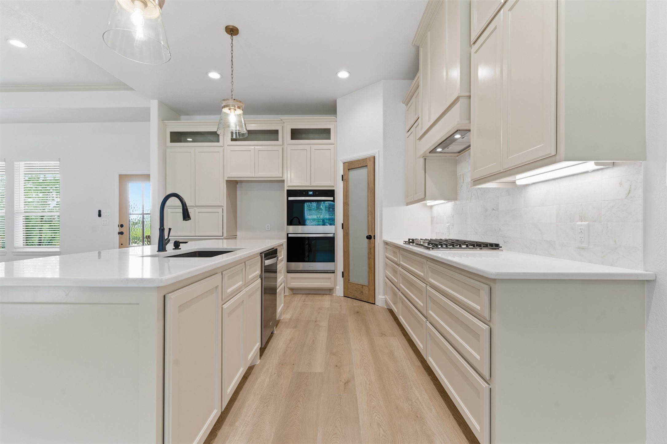 555 Hidden Lake Bluff Dale TX 76433