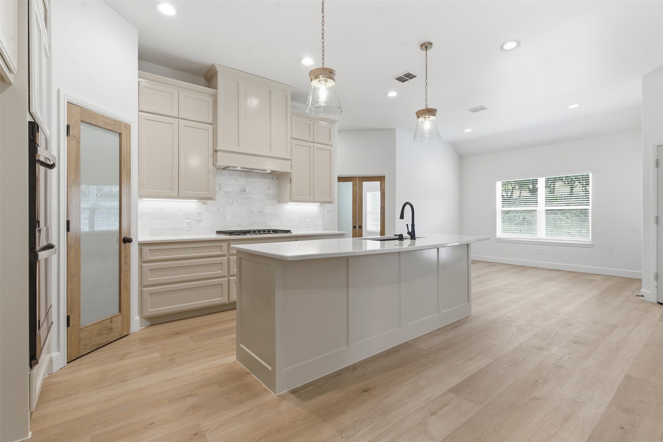 555 Hidden Lake Bluff Dale TX 76433