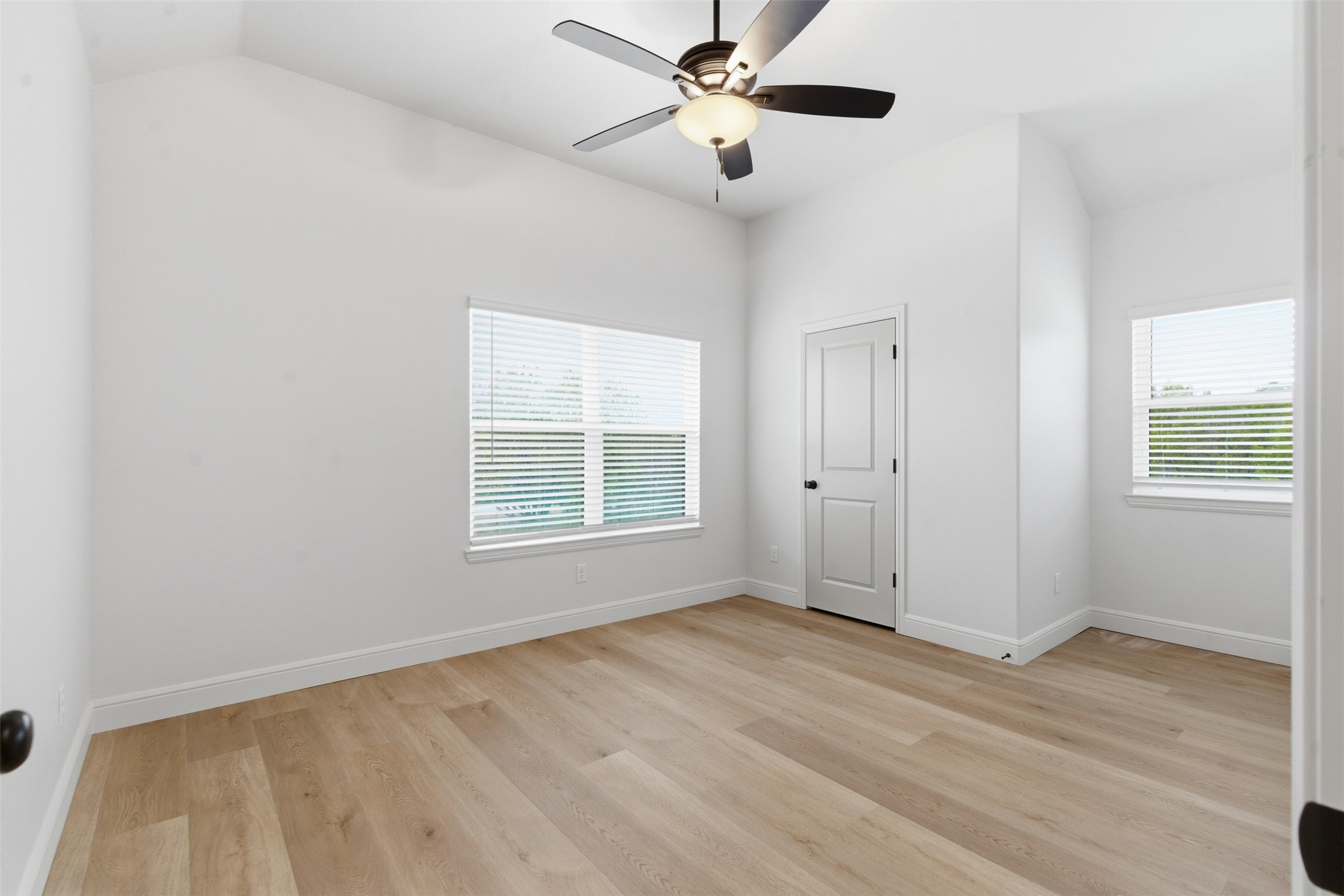 555 Hidden Lake Bluff Dale TX 76433