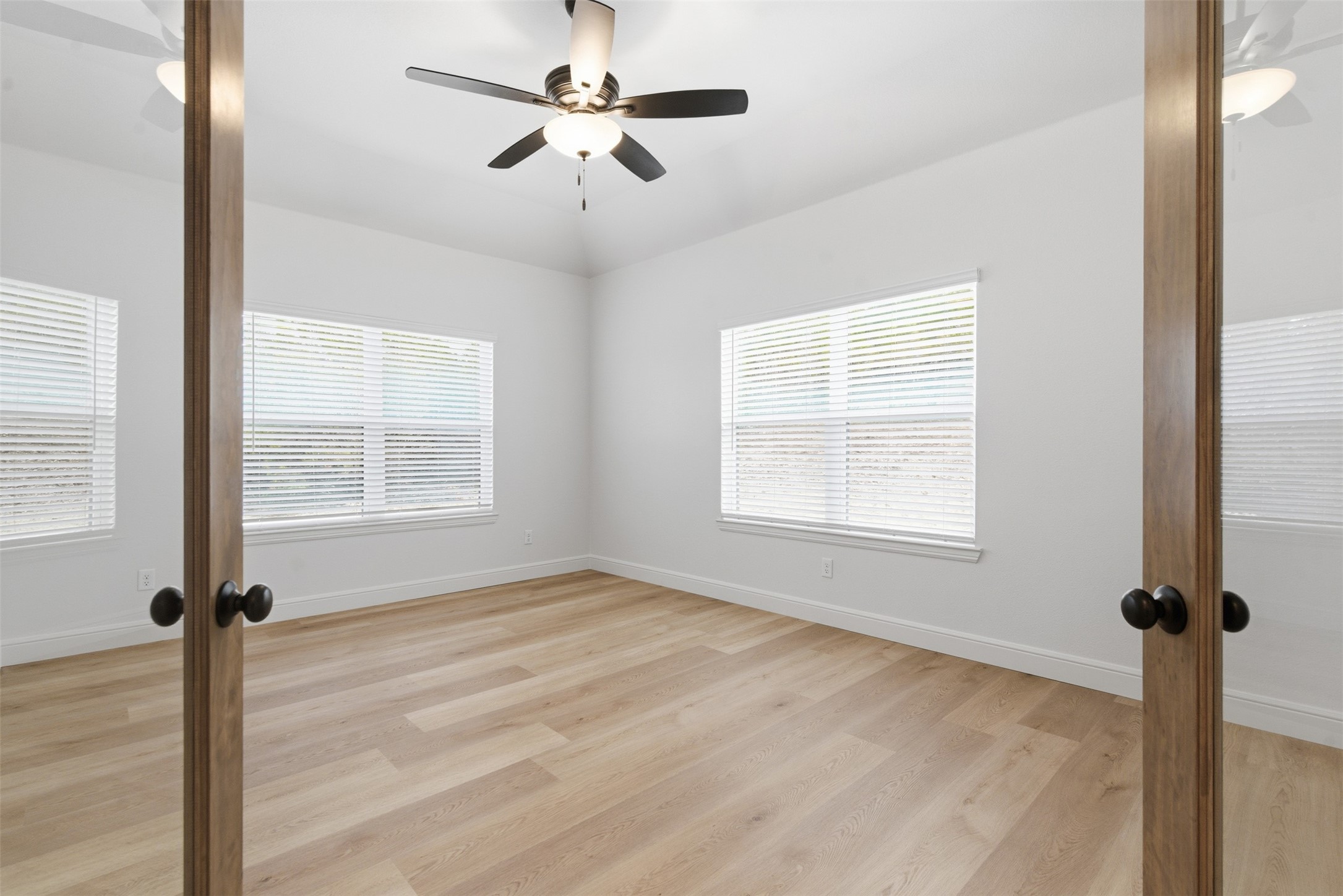 555 Hidden Lake Bluff Dale TX 76433