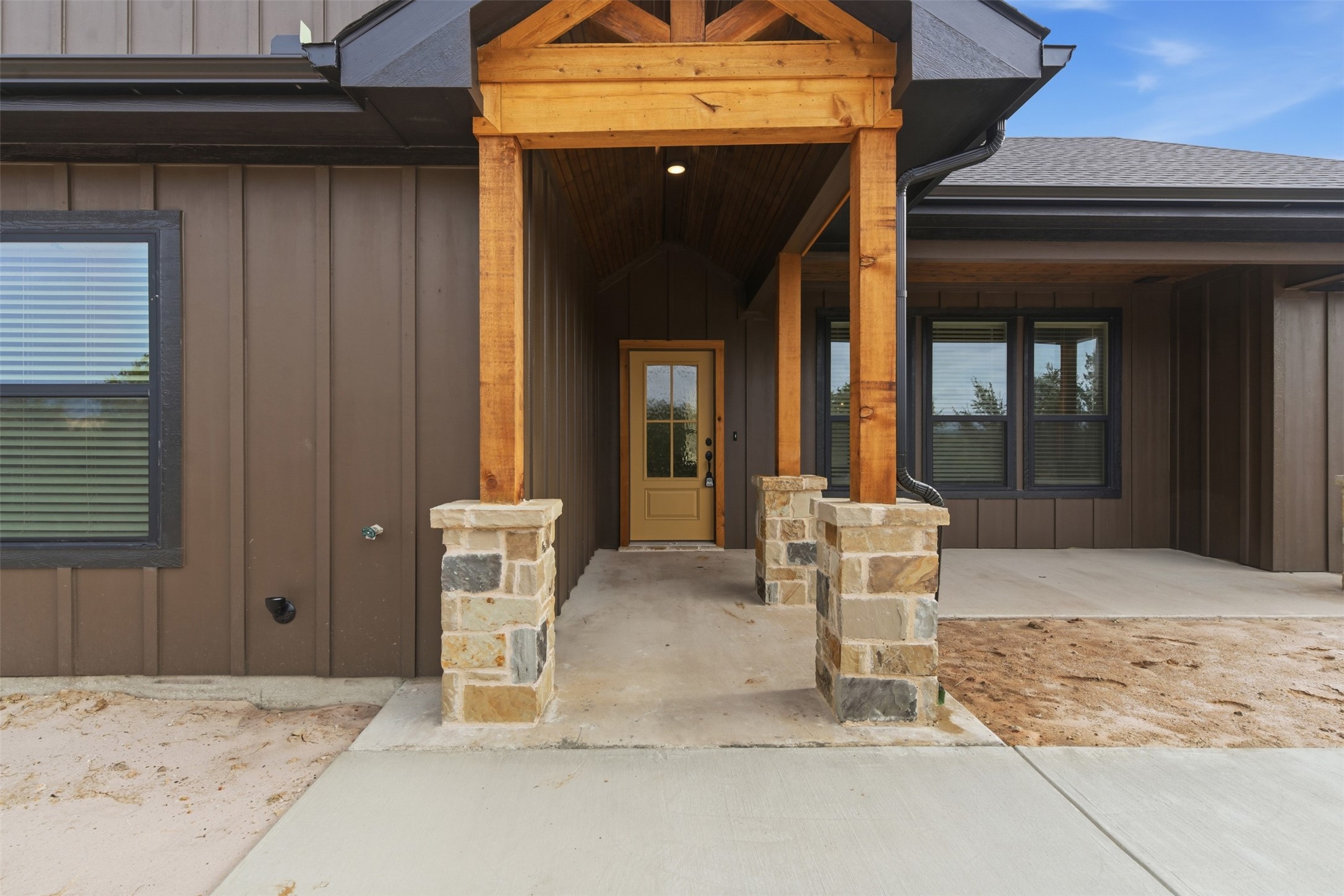 555 Hidden Lake Bluff Dale TX 76433