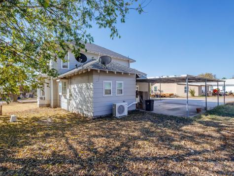 702 Avenue B Santa Anna TX 76878