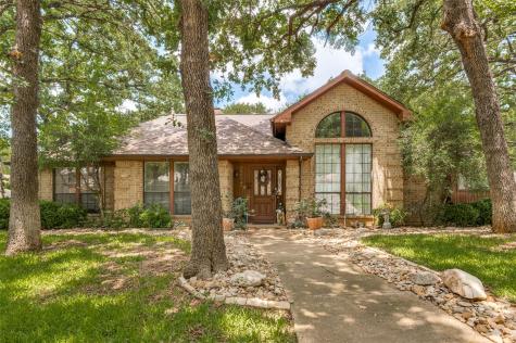 2017 Paddockview Drive Arlington TX 76017