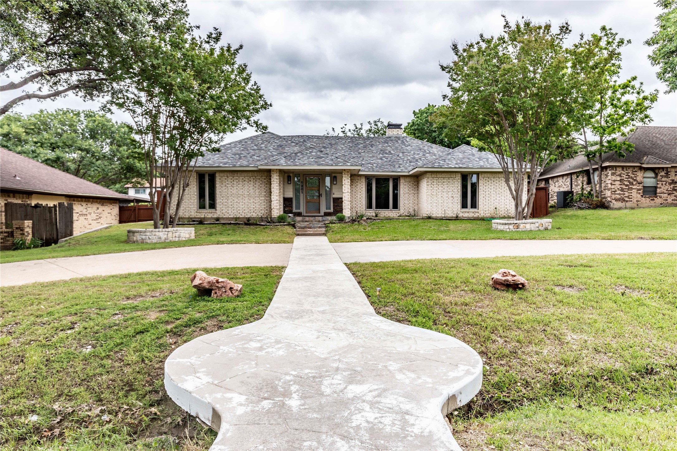 1201 Egyptian Way Grand Prairie TX 75050