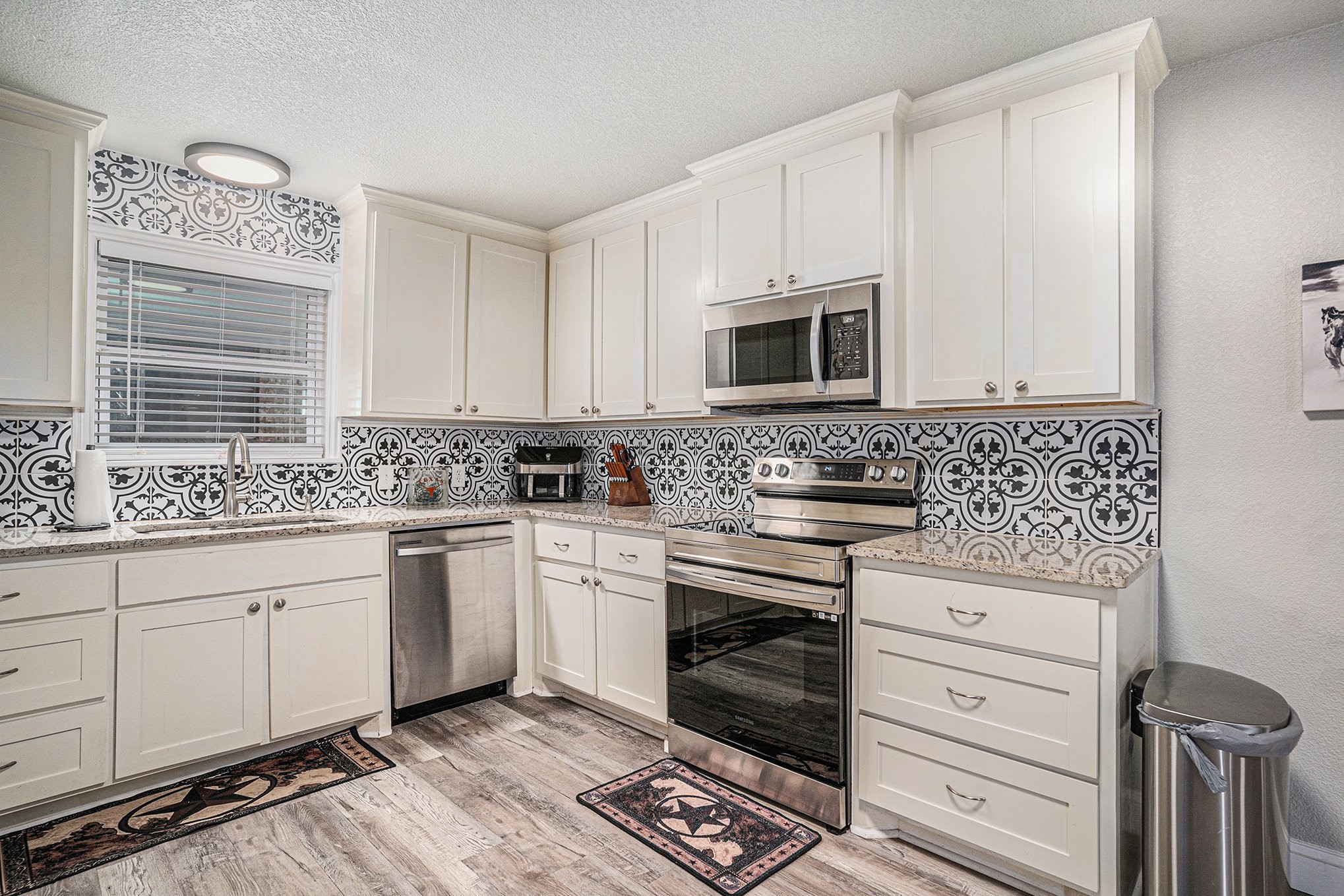 807 Poindexter Avenue Cleburne TX 76033