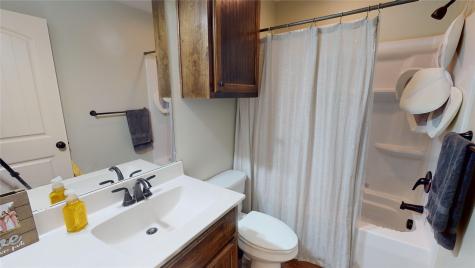 404 Hyde Park Drive Chandler TX 75758