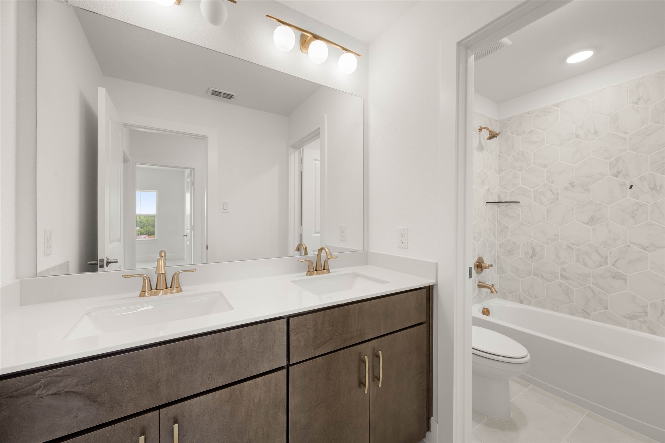 2223 Shady Elm Midlothian TX 76065