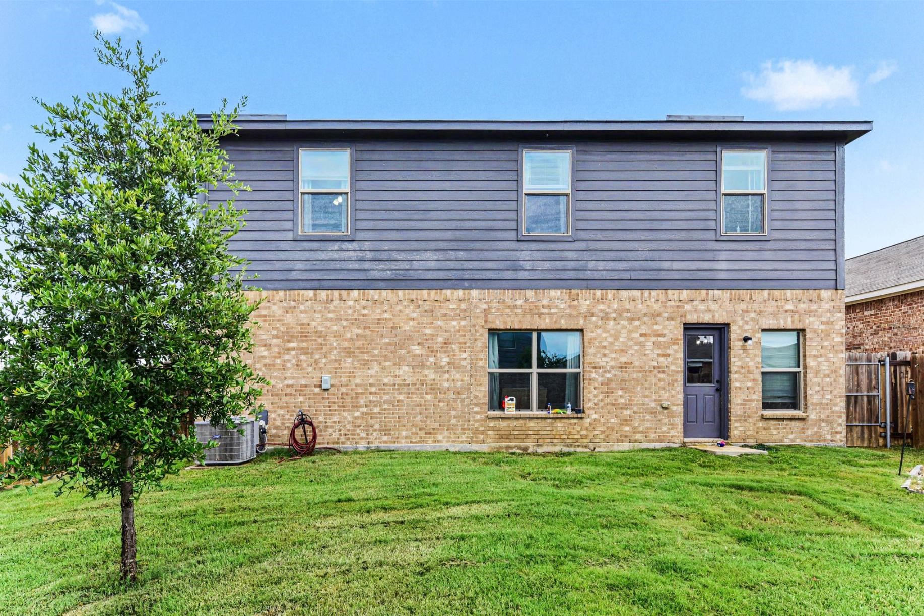 1947 Hollywood Drive Seagoville TX 75159