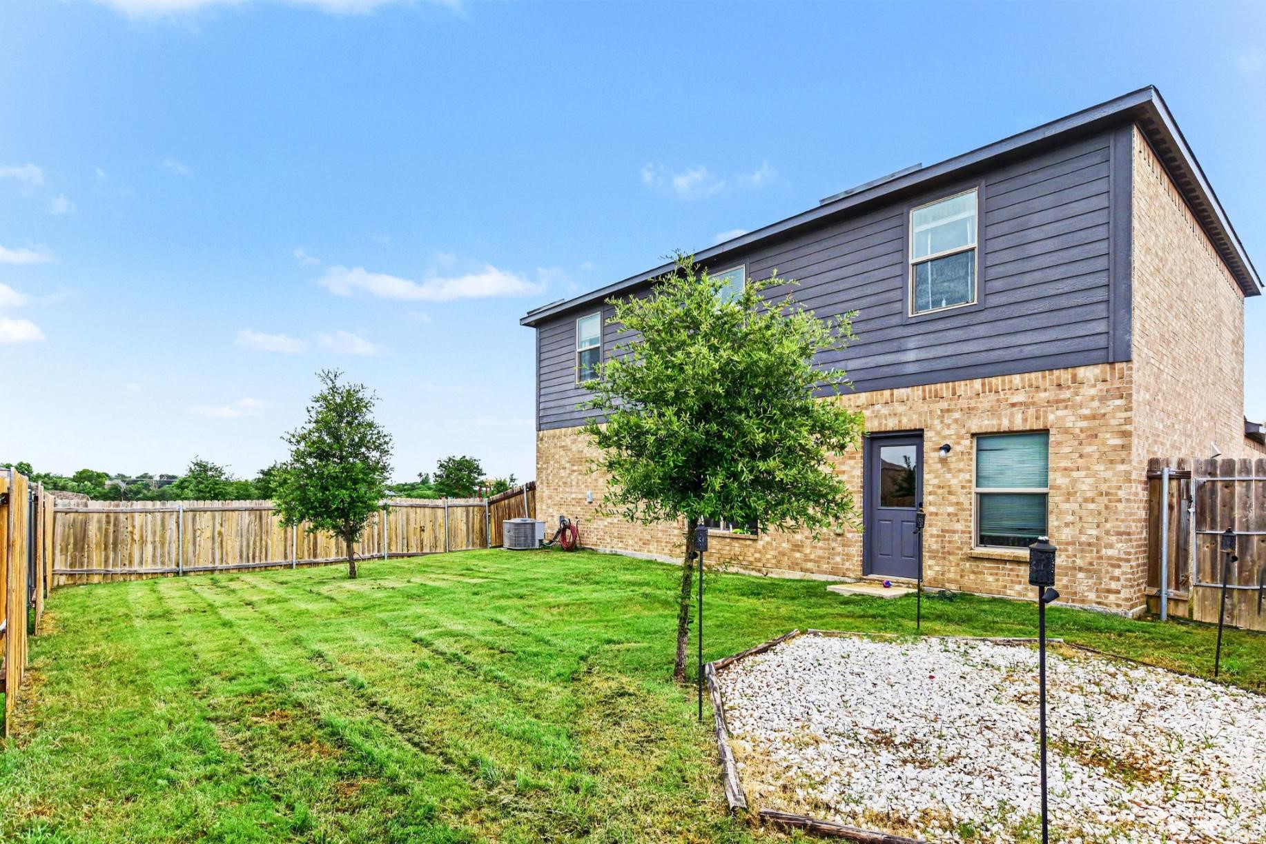 1947 Hollywood Drive Seagoville TX 75159