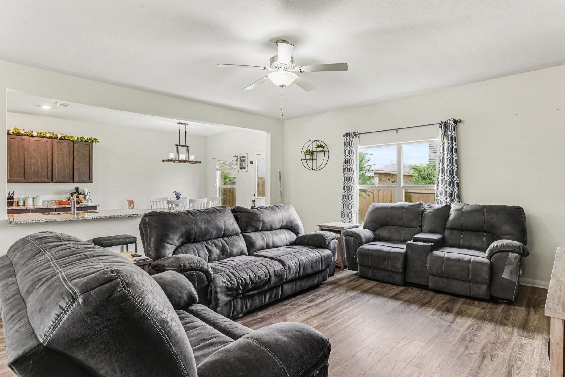 1947 Hollywood Drive Seagoville TX 75159