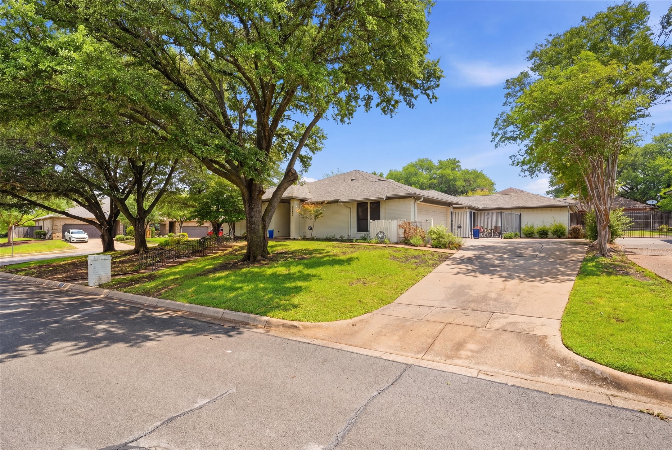 5744 Ledgestone Drive Fort Worth TX 76132