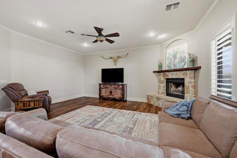 201 Hillside Lane Lindsay TX 76250