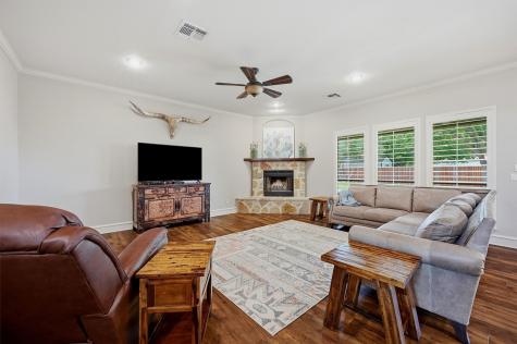 201 Hillside Lane Lindsay TX 76250