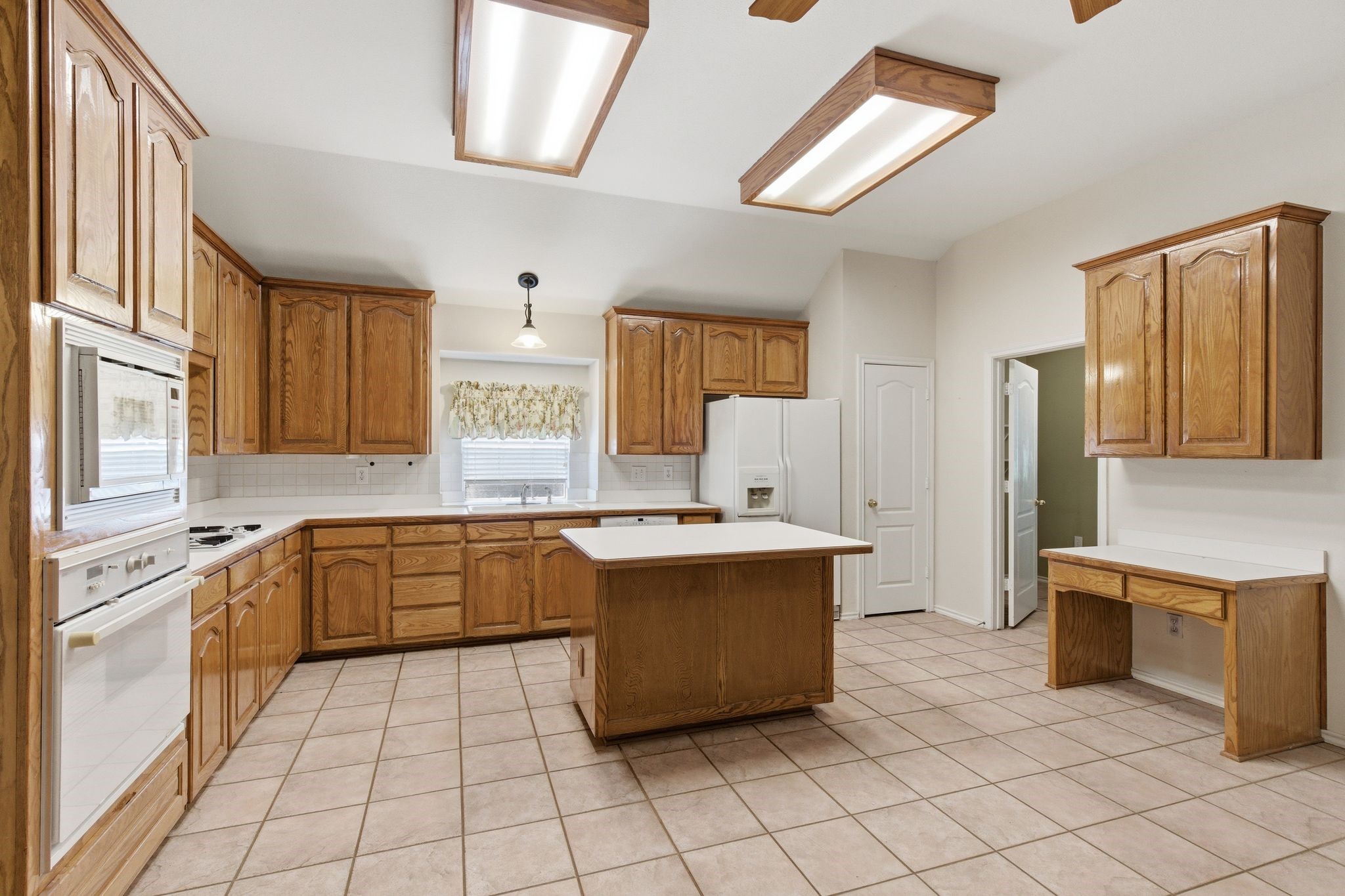 1213 Holly Hill Drive Grand Prairie TX 75052